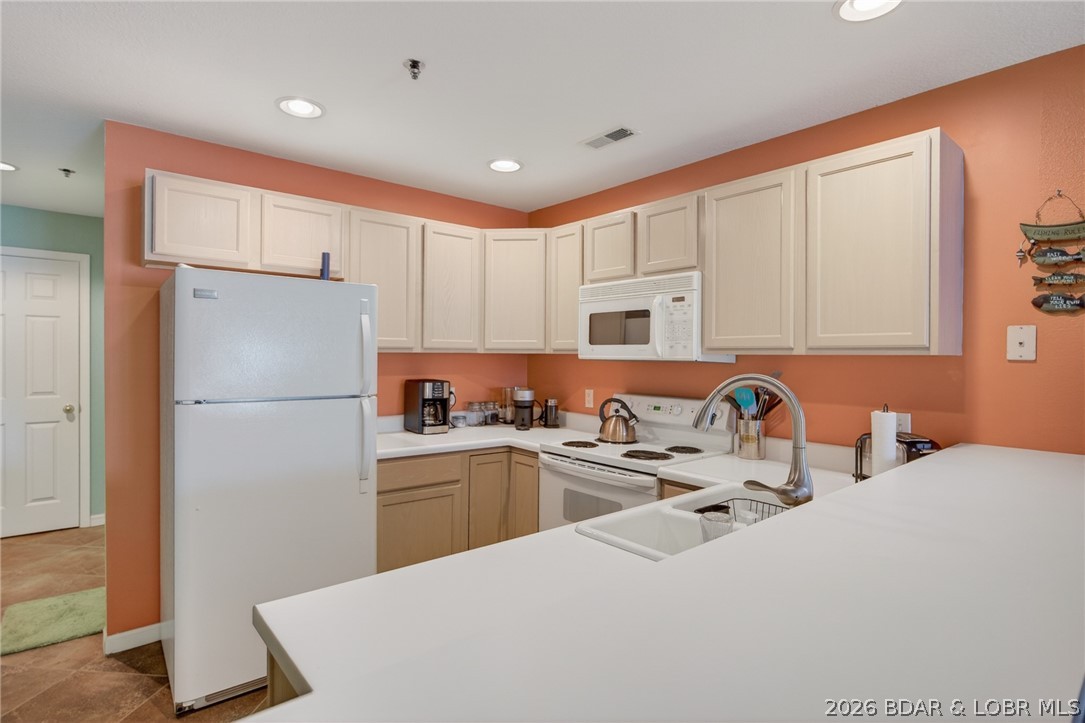 Cedar Glen Condominium - Residential