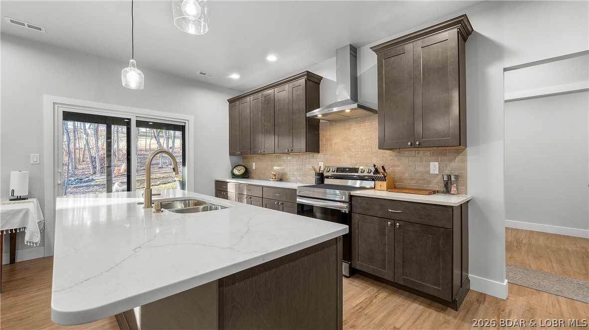 Four Seasons - Residential