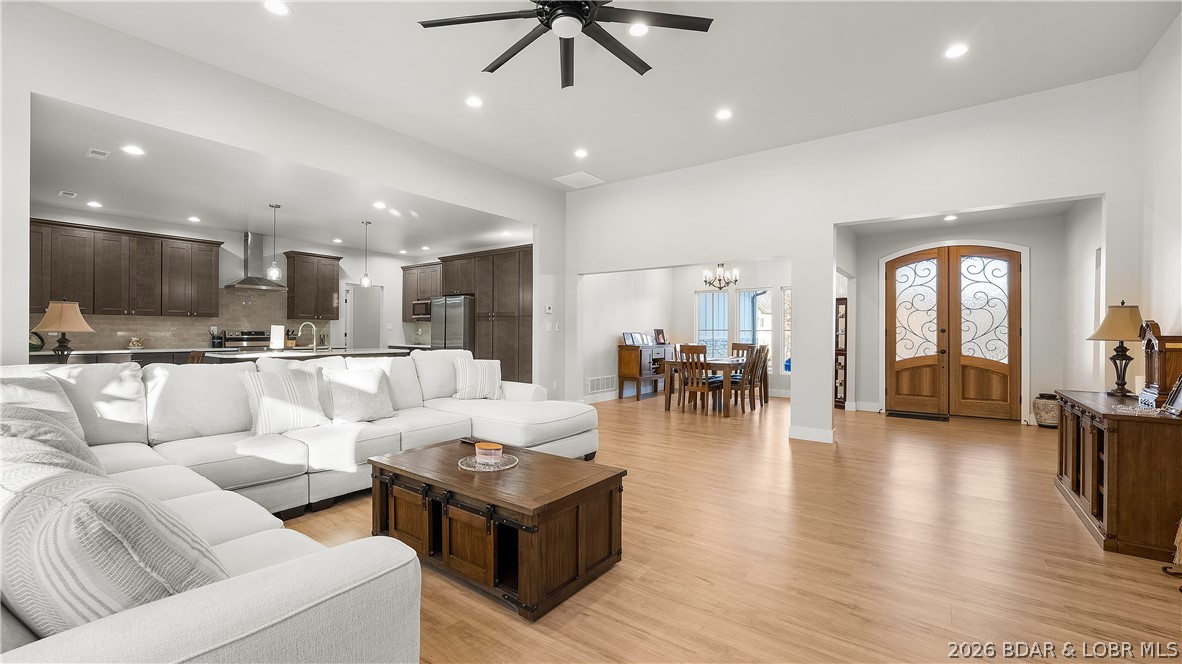 Four Seasons - Residential