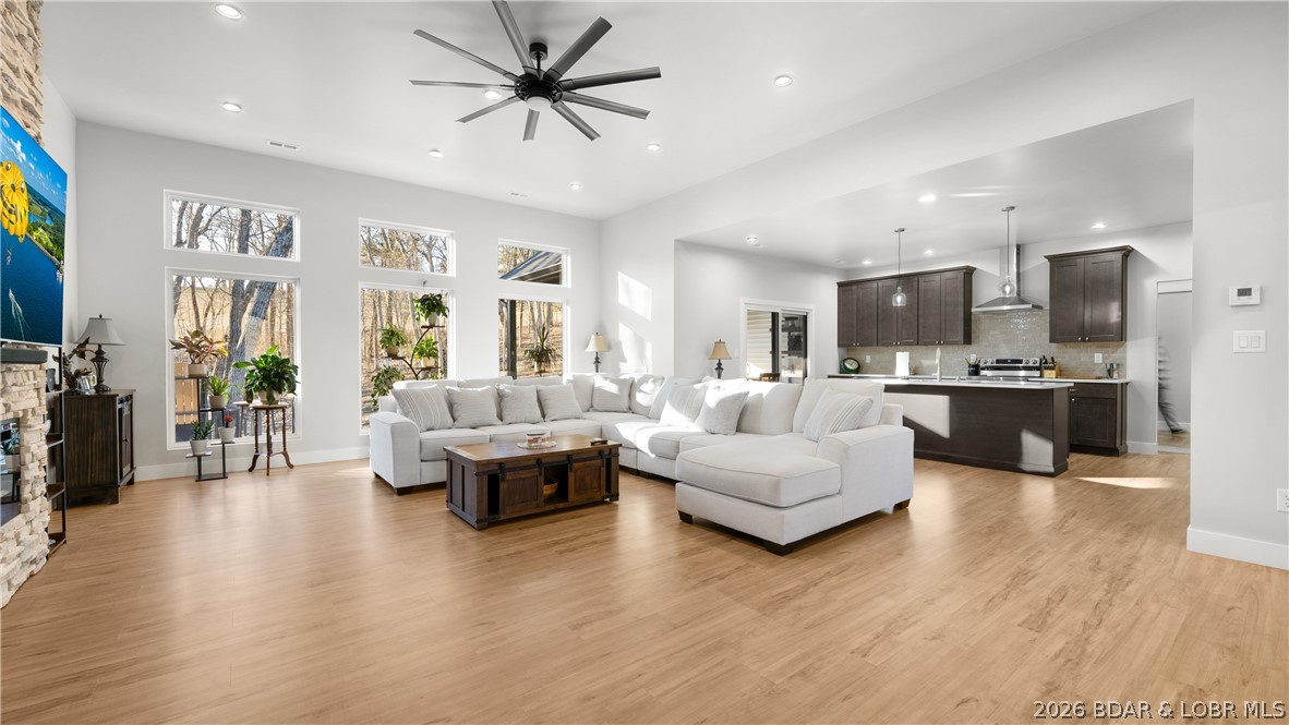 Four Seasons - Residential