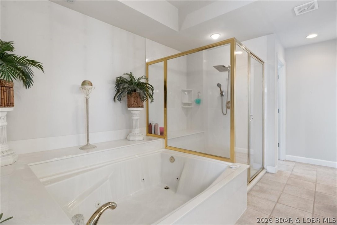 Lighthouse Pointe Condominium - Residential