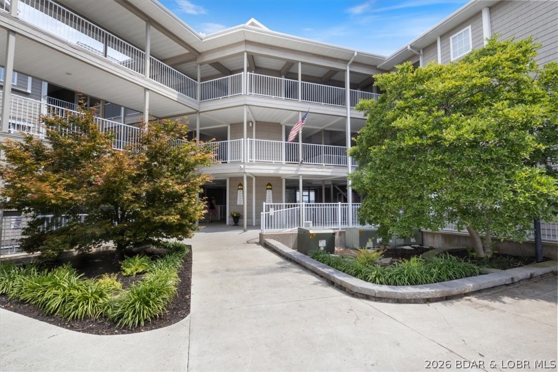 Lighthouse Pointe Condominium - Residential