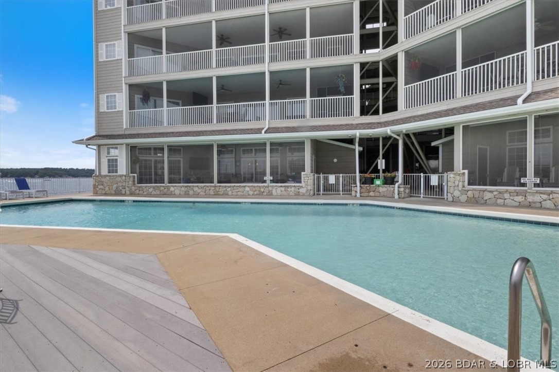 Lighthouse Pointe Condominium - Residential