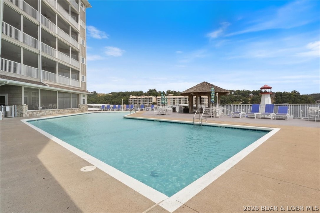 Lighthouse Pointe Condominium - Residential