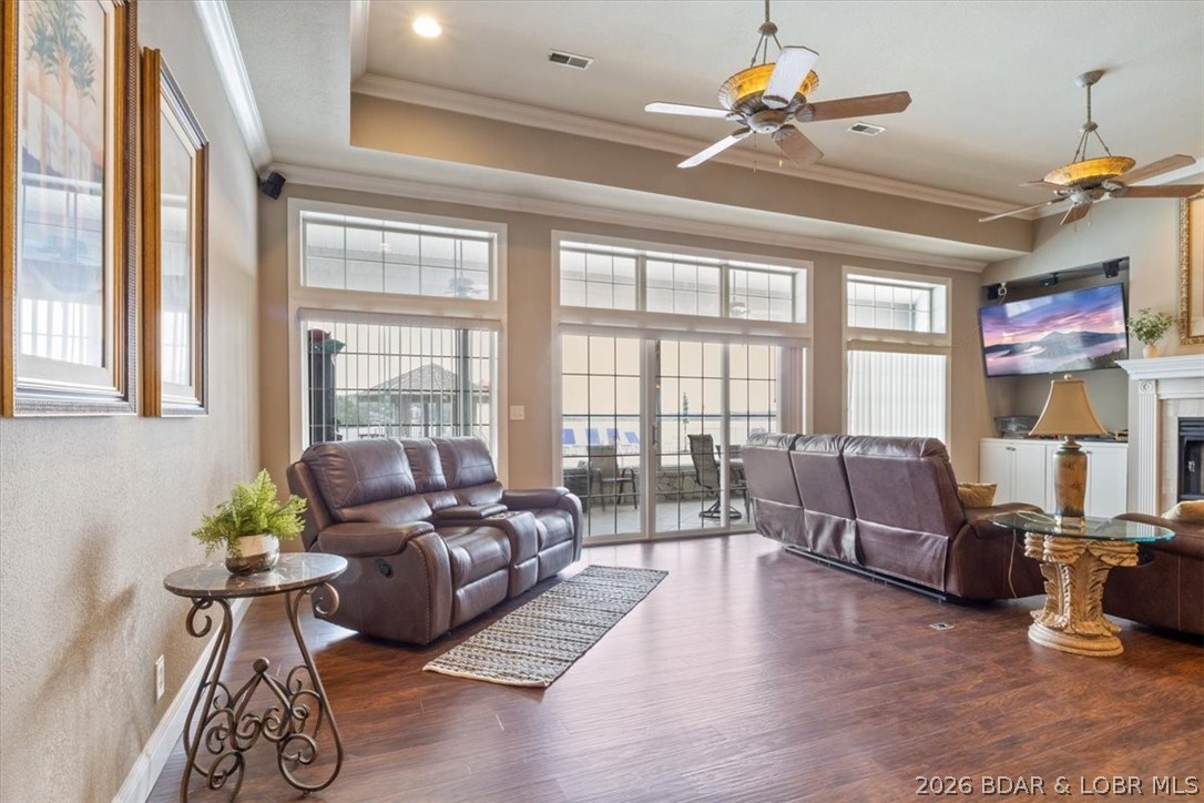 Lighthouse Pointe Condominium - Residential