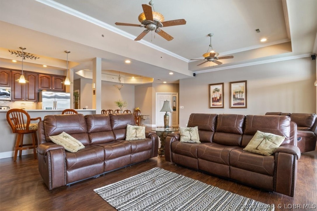 Lighthouse Pointe Condominium - Residential