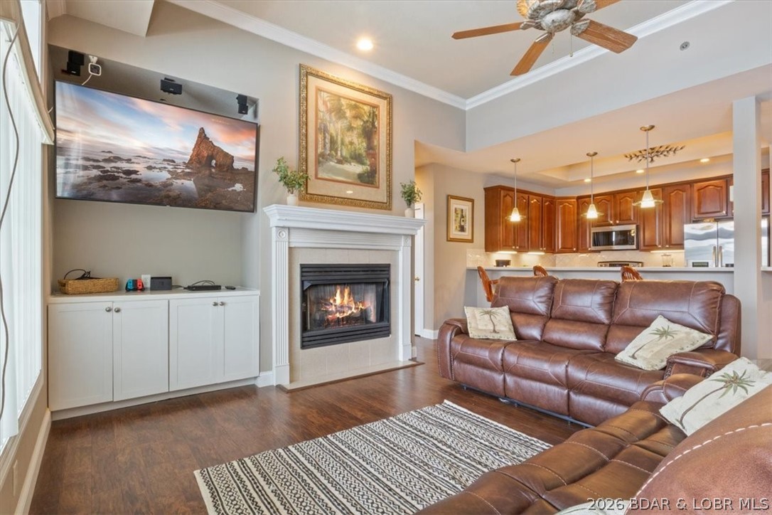 Lighthouse Pointe Condominium - Residential