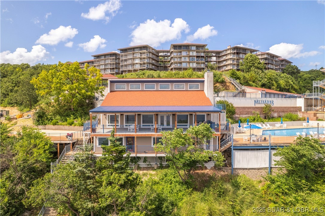 Palisades Condominium - Residential