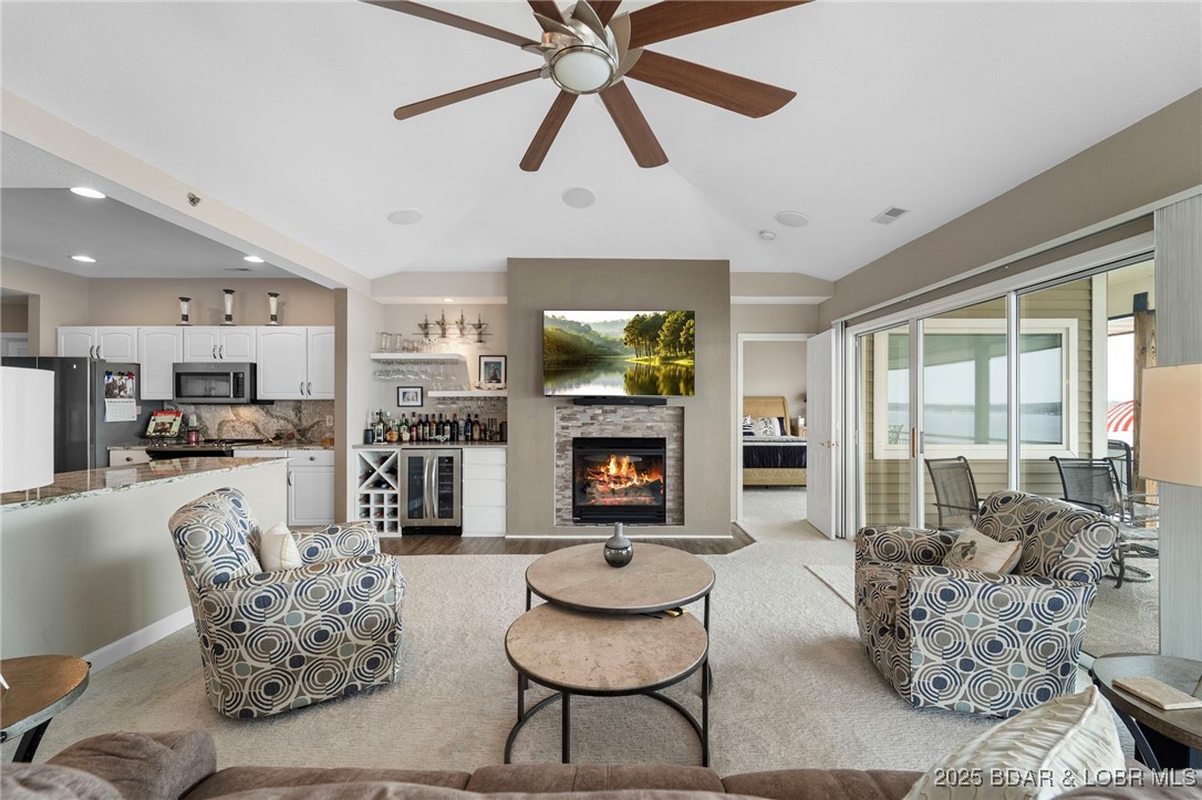 Palisades Condominium - Residential