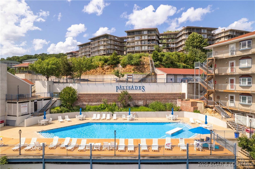 Palisades Condominium - Residential