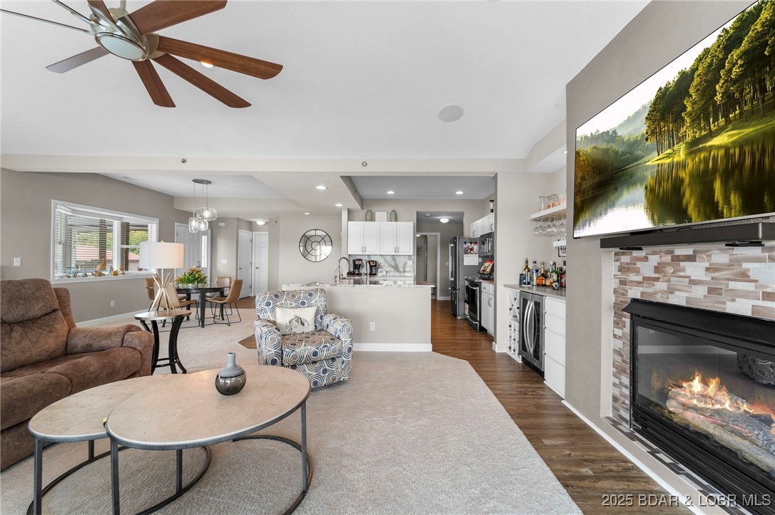 Palisades Condominium - Residential