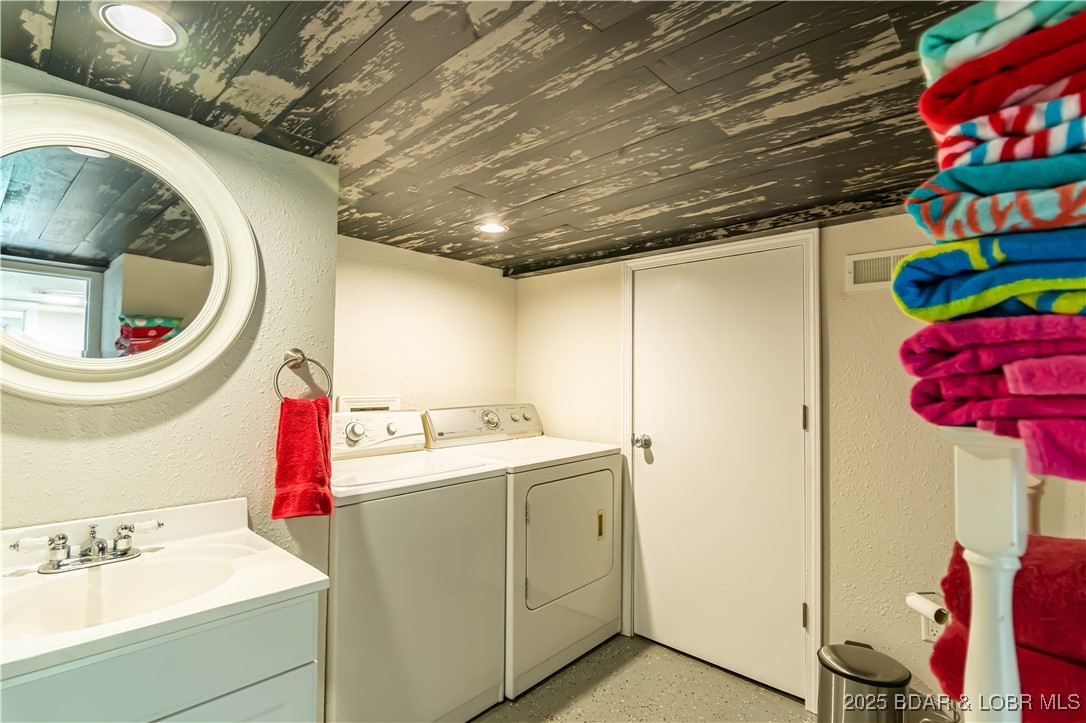 Barnett, Missouri 65011, United States, 3 Bedrooms Bedrooms, ,2 BathroomsBathrooms,Residential,Active,126418