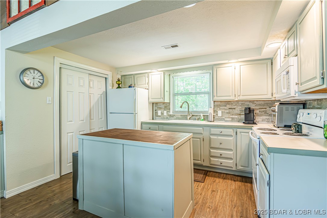 Barnett, Missouri 65011, United States, 3 Bedrooms Bedrooms, ,2 BathroomsBathrooms,Residential,Active,126418