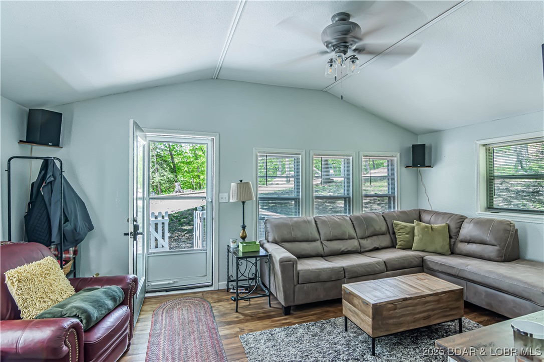 Barnett, Missouri 65011, United States, 3 Bedrooms Bedrooms, ,2 BathroomsBathrooms,Residential,Active,126418