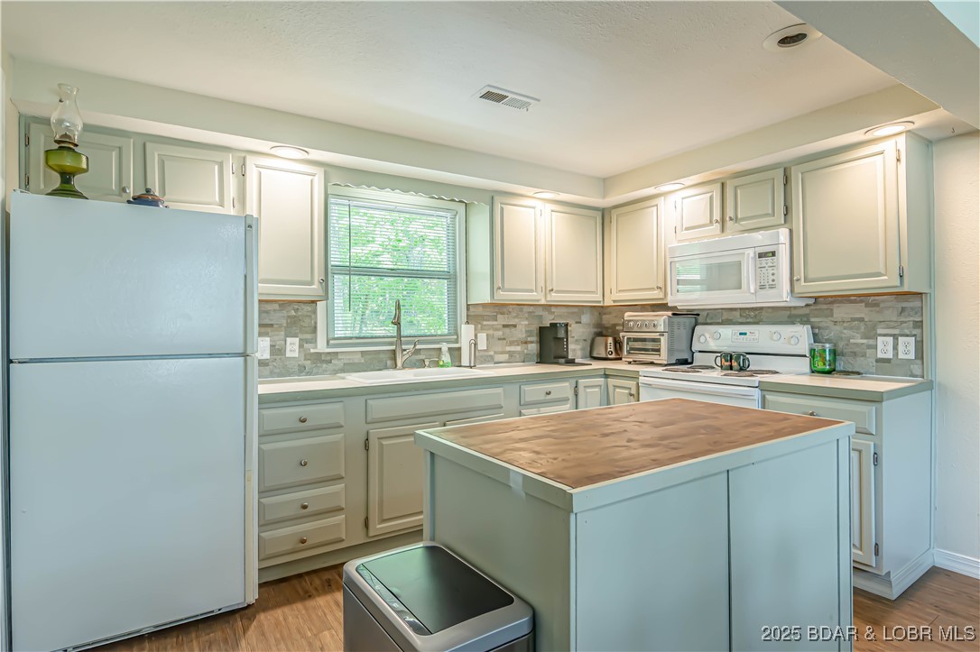 Barnett, Missouri 65011, United States, 3 Bedrooms Bedrooms, ,2 BathroomsBathrooms,Residential,Active,126418