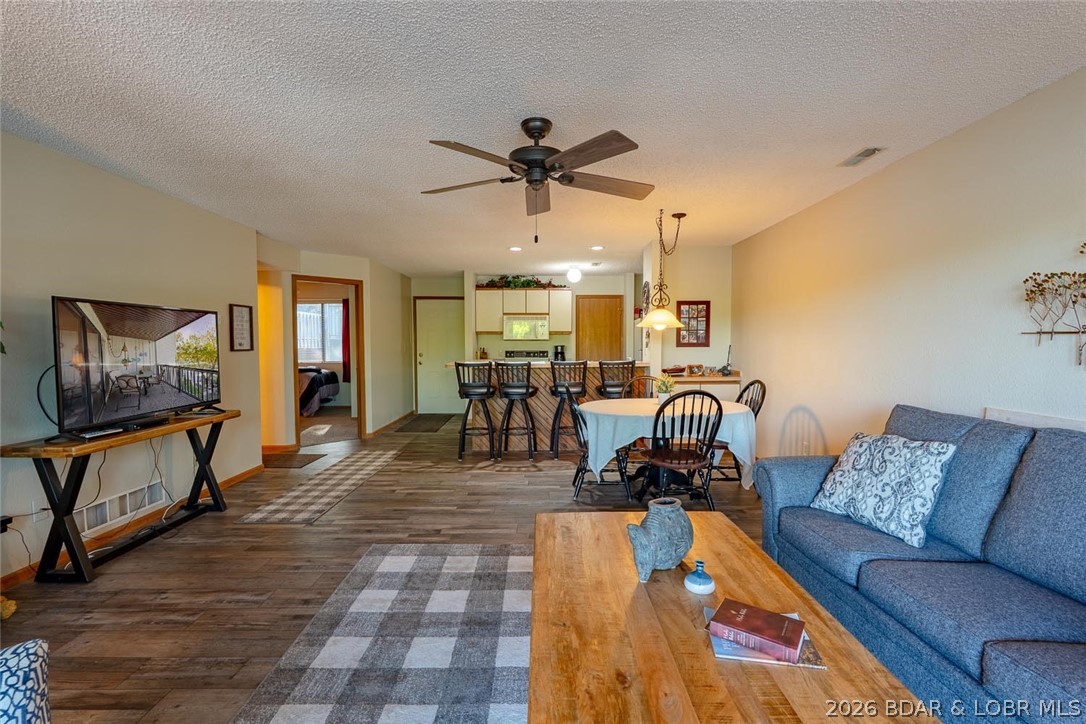 Jonathans Landing - Residential