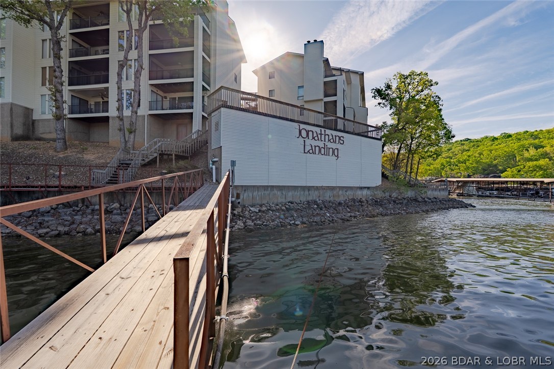 Jonathans Landing - Residential