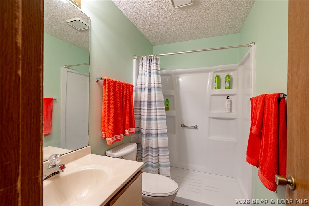 Jonathans Landing - Residential
