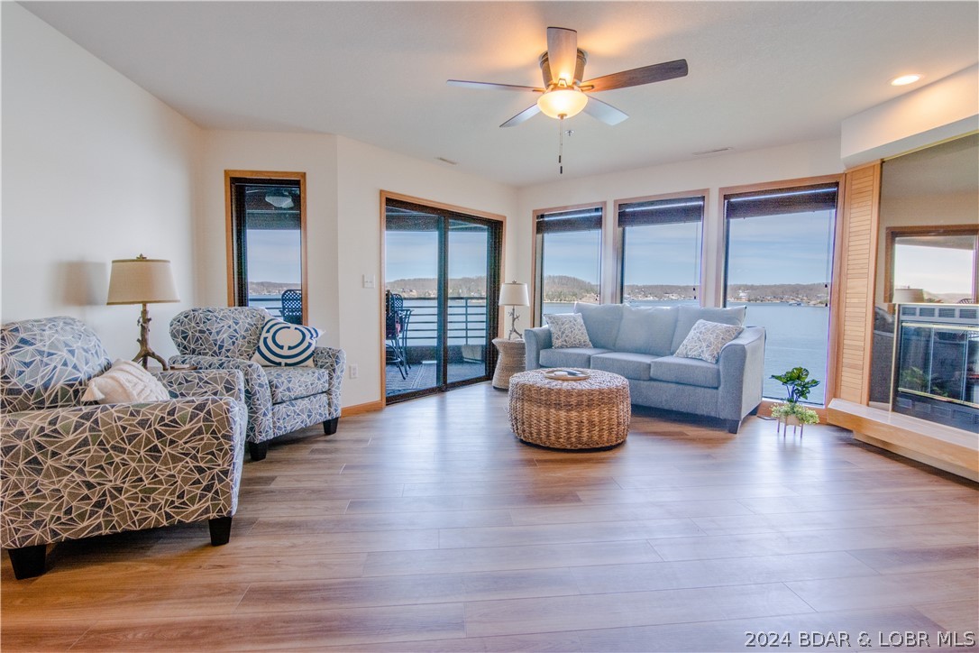 Lake Ozark, Missouri 65049, United States, 2 Bedrooms Bedrooms, ,2 BathroomsBathrooms,Residential,Contingent,60915