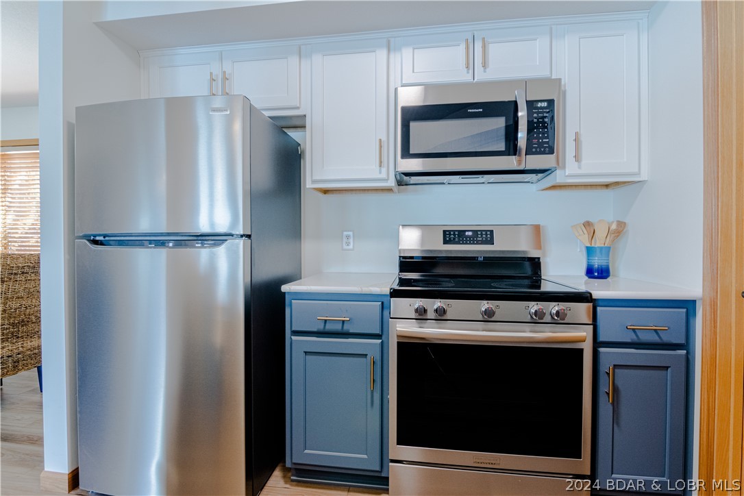 Lake Ozark, Missouri 65049, United States, 2 Bedrooms Bedrooms, ,2 BathroomsBathrooms,Residential,Contingent,60915