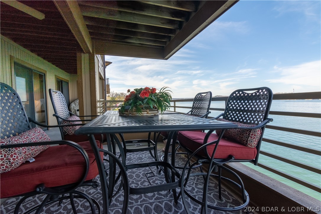 Lake Ozark, Missouri 65049, United States, 2 Bedrooms Bedrooms, ,2 BathroomsBathrooms,Residential,Contingent,60915