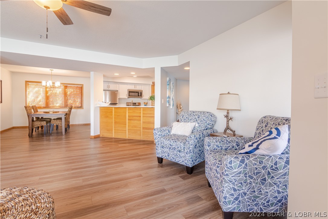 Lake Ozark, Missouri 65049, United States, 2 Bedrooms Bedrooms, ,2 BathroomsBathrooms,Residential,Contingent,60915