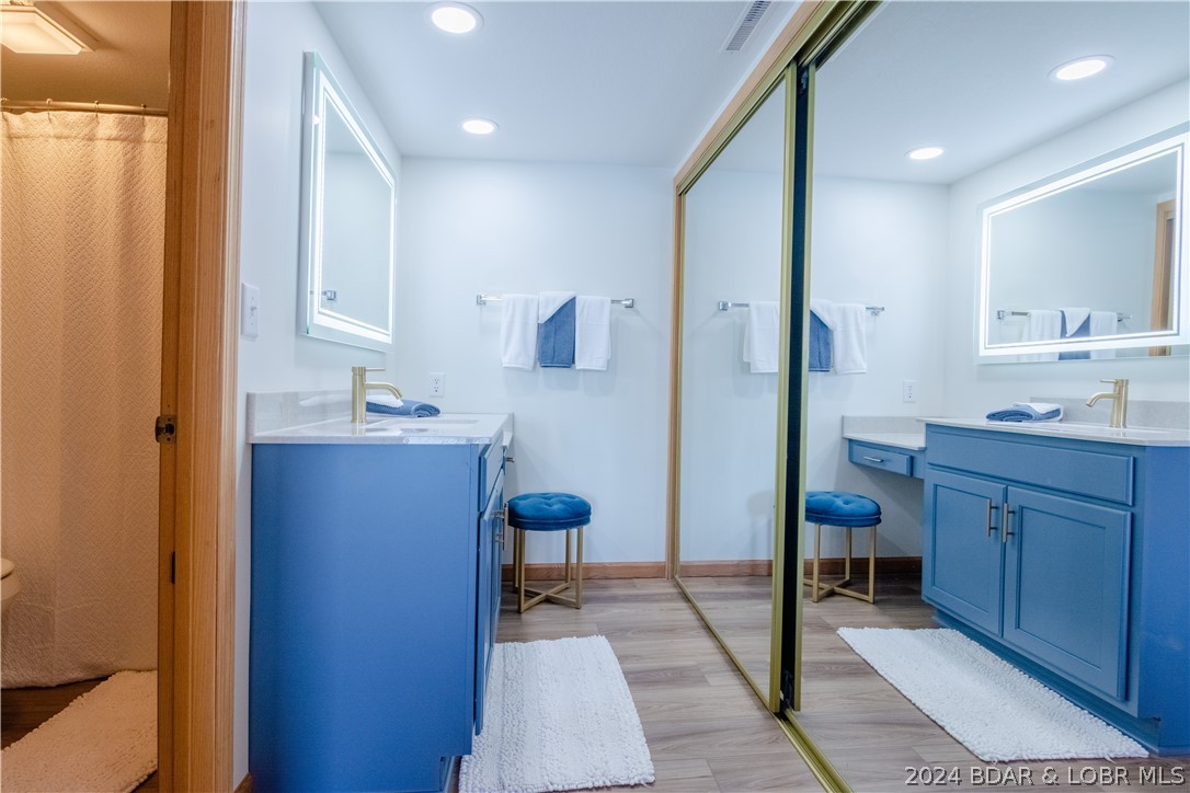 Lake Ozark, Missouri 65049, United States, 2 Bedrooms Bedrooms, ,2 BathroomsBathrooms,Residential,Contingent,60915