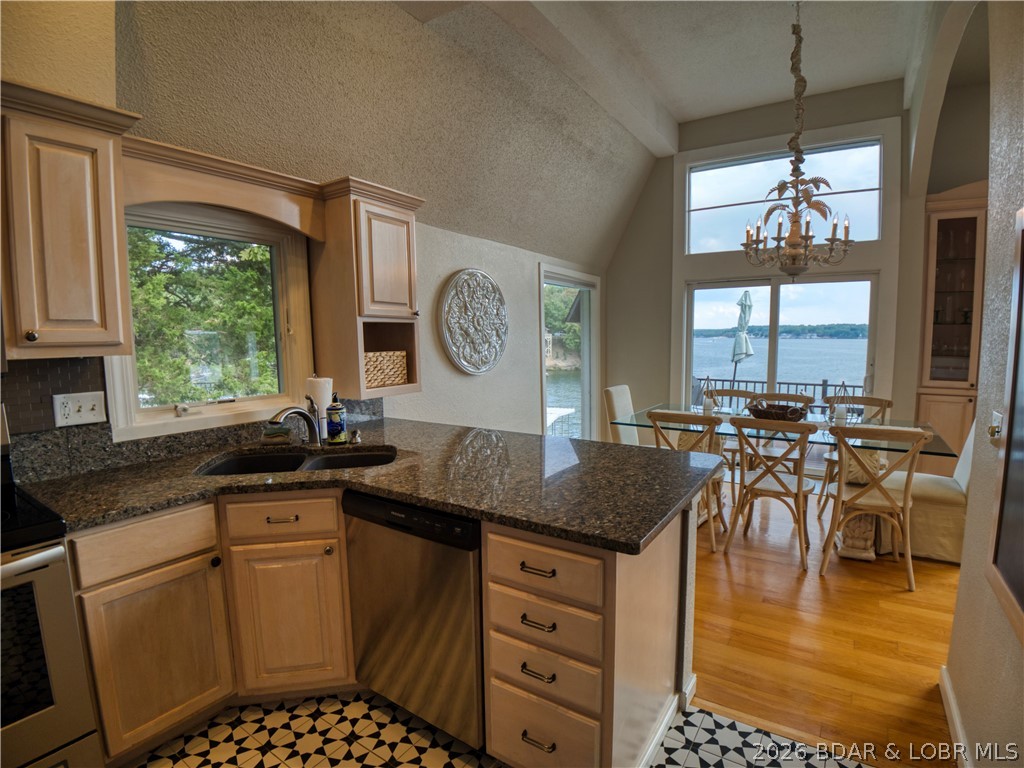 Tan-Tar-A Estates - Residential