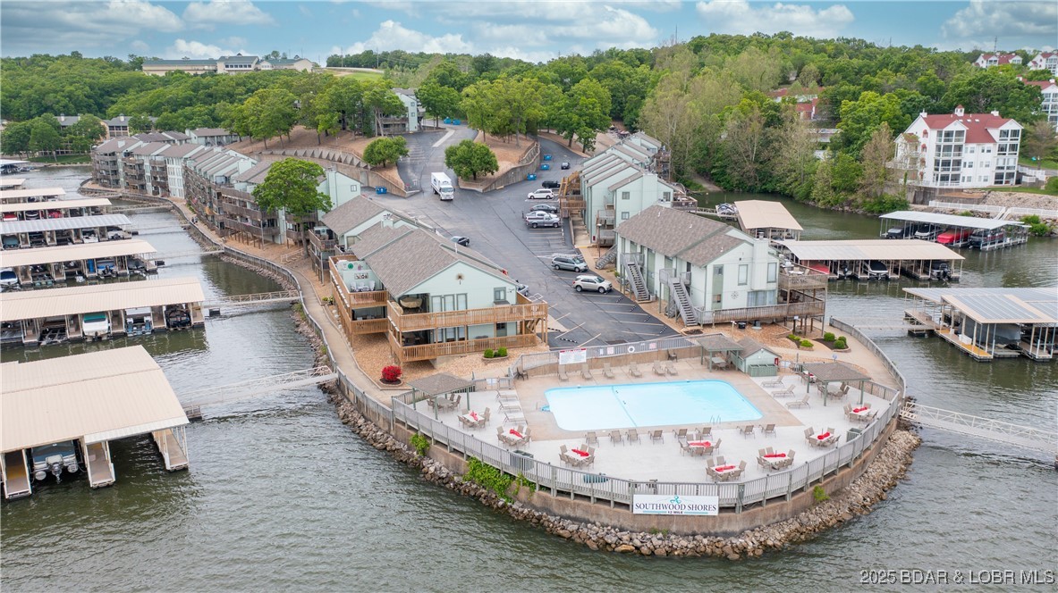 Lake Ozark, Missouri 65049, United States, 2 Bedrooms Bedrooms, ,2 BathroomsBathrooms,Residential,Active,6765