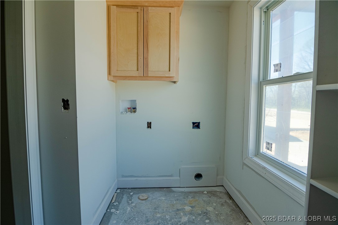 Climax Springs, Missouri 65324, United States, 3 Bedrooms Bedrooms, ,3 BathroomsBathrooms,Residential,Active,36940