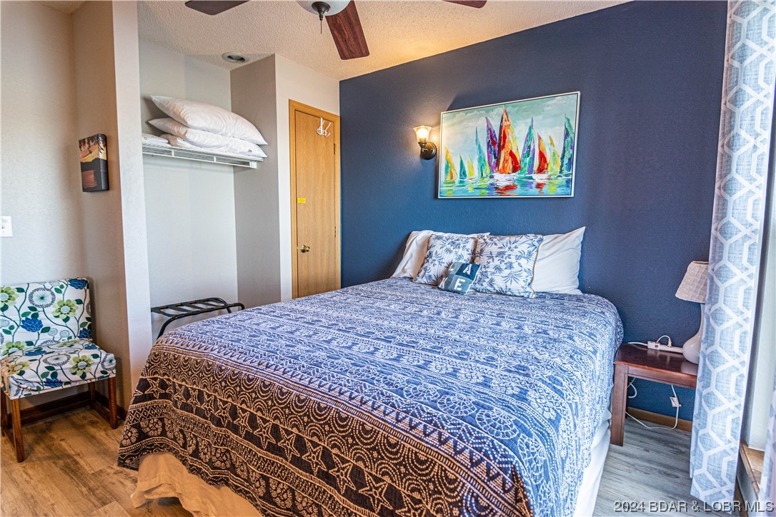 Sunrise Beach, Missouri 65079, United States, 2 Bedrooms Bedrooms, ,2 BathroomsBathrooms,Residential,Contingent,66351