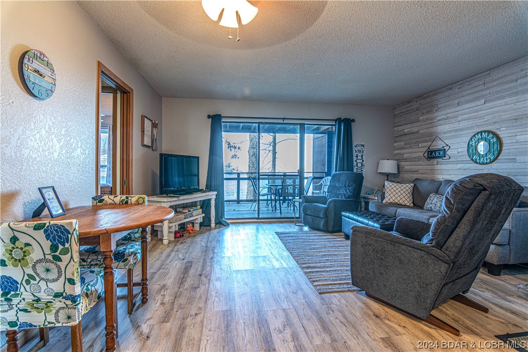 Sunrise Beach, Missouri 65079, United States, 2 Bedrooms Bedrooms, ,2 BathroomsBathrooms,Residential,Contingent,66351