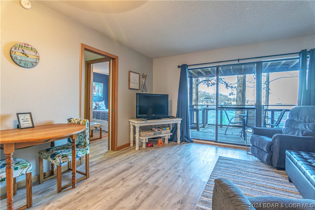 Sunrise Beach, Missouri 65079, United States, 2 Bedrooms Bedrooms, ,2 BathroomsBathrooms,Residential,Contingent,66351