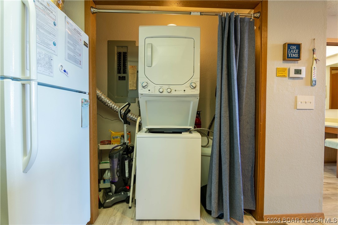 Sunrise Beach, Missouri 65079, United States, 2 Bedrooms Bedrooms, ,2 BathroomsBathrooms,Residential,Contingent,66351