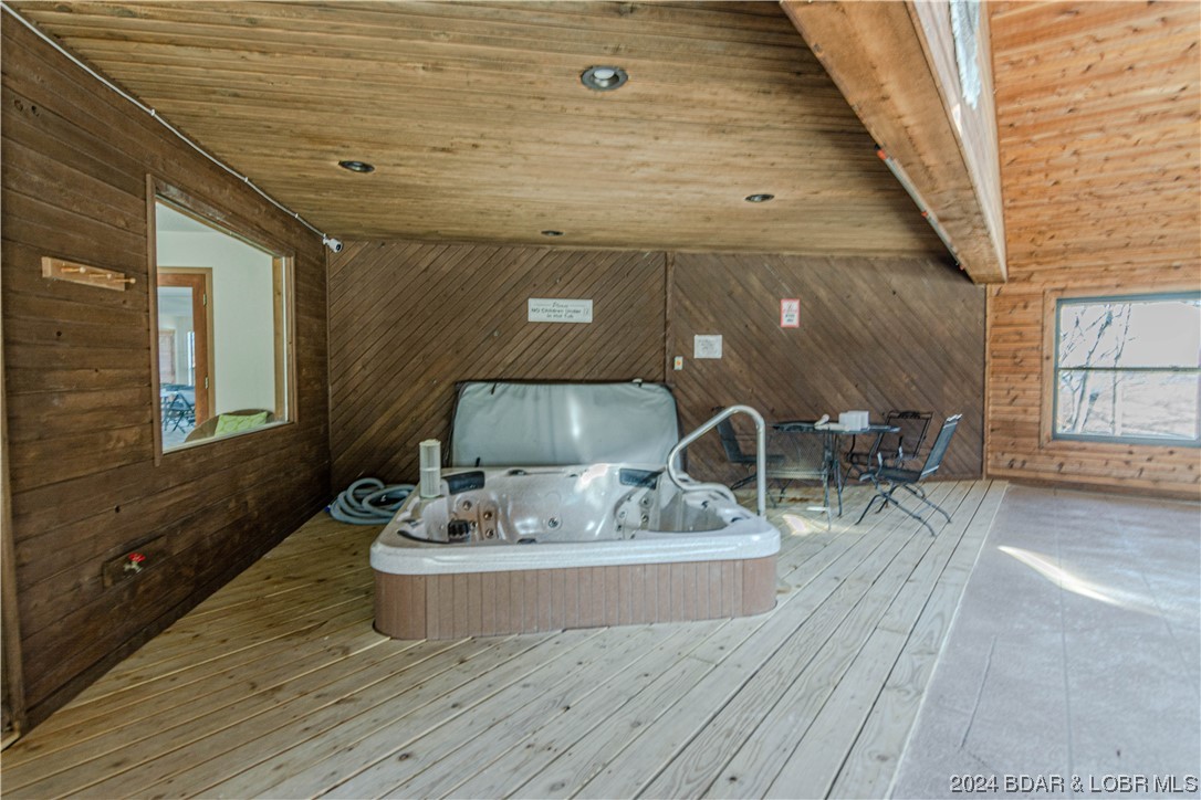 Sunrise Beach, Missouri 65079, United States, 2 Bedrooms Bedrooms, ,2 BathroomsBathrooms,Residential,Contingent,66351