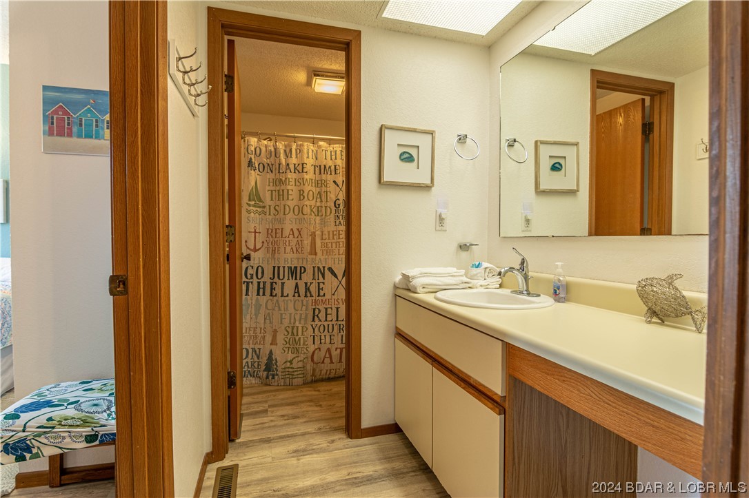 Sunrise Beach, Missouri 65079, United States, 2 Bedrooms Bedrooms, ,2 BathroomsBathrooms,Residential,Contingent,66351