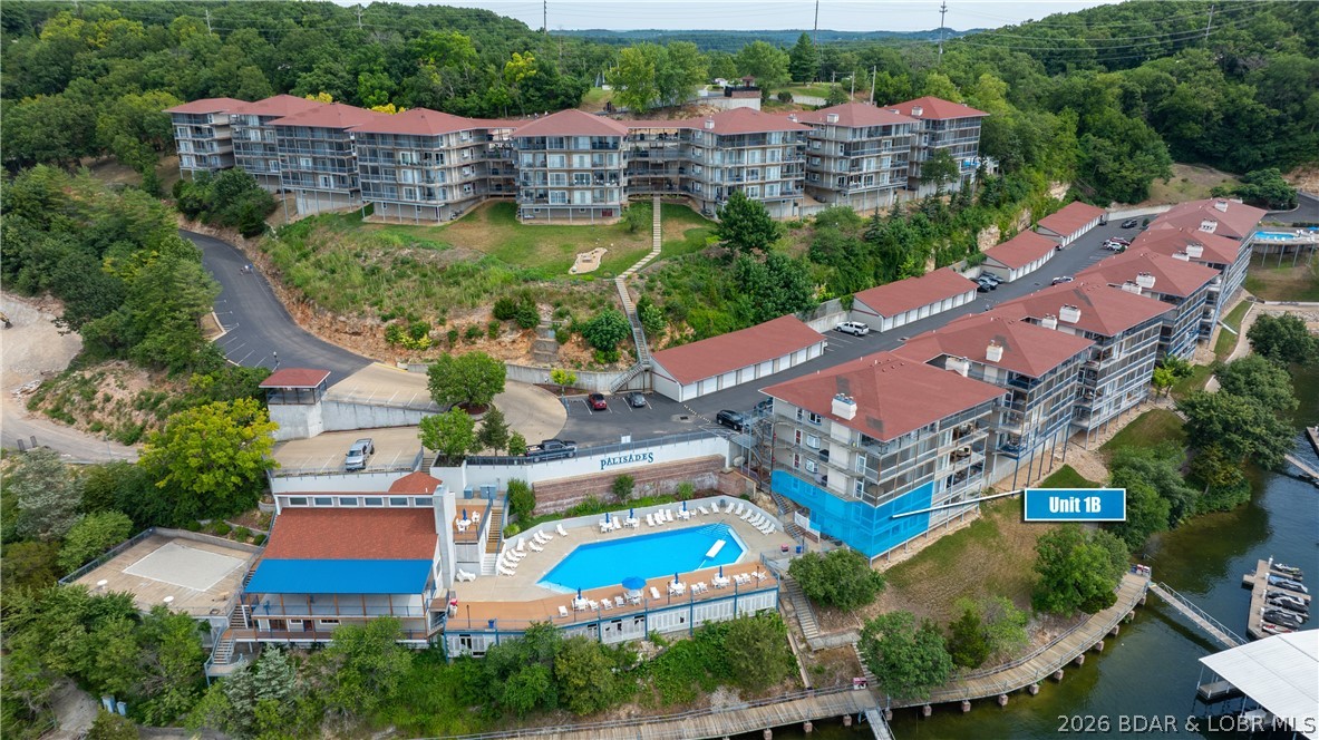 Palisades Condominium - Residential