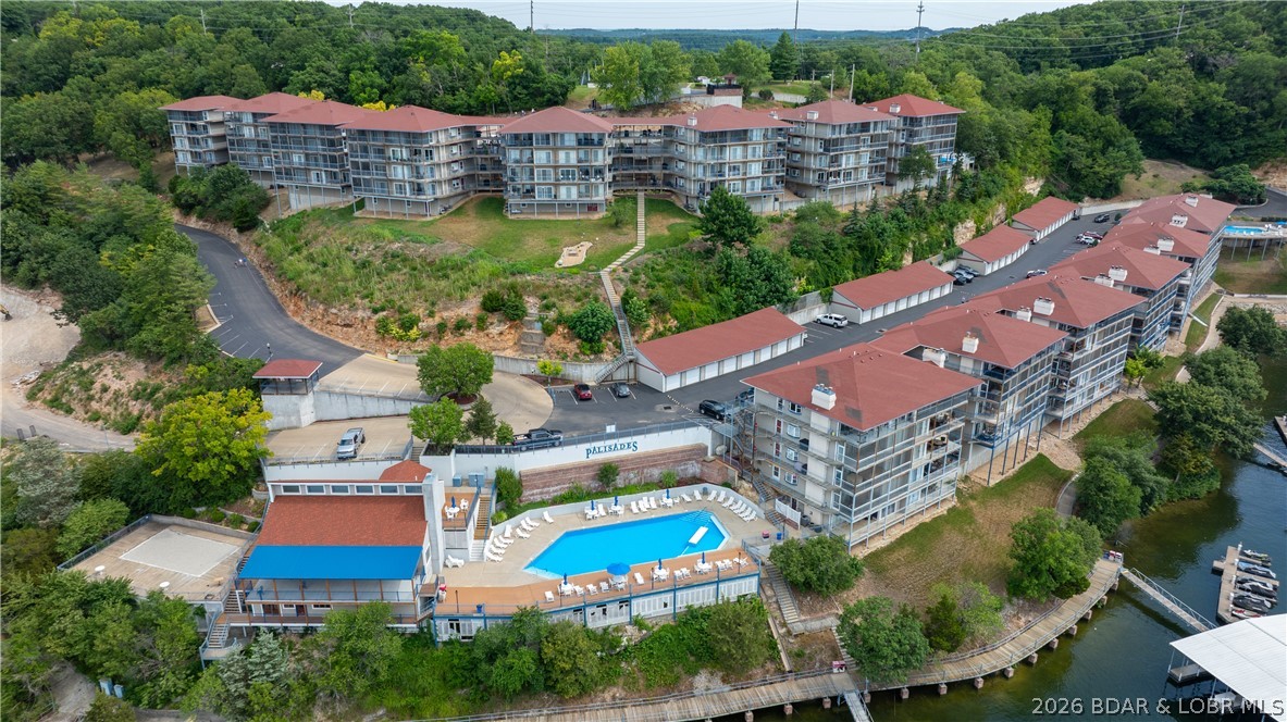 Palisades Condominium - Residential
