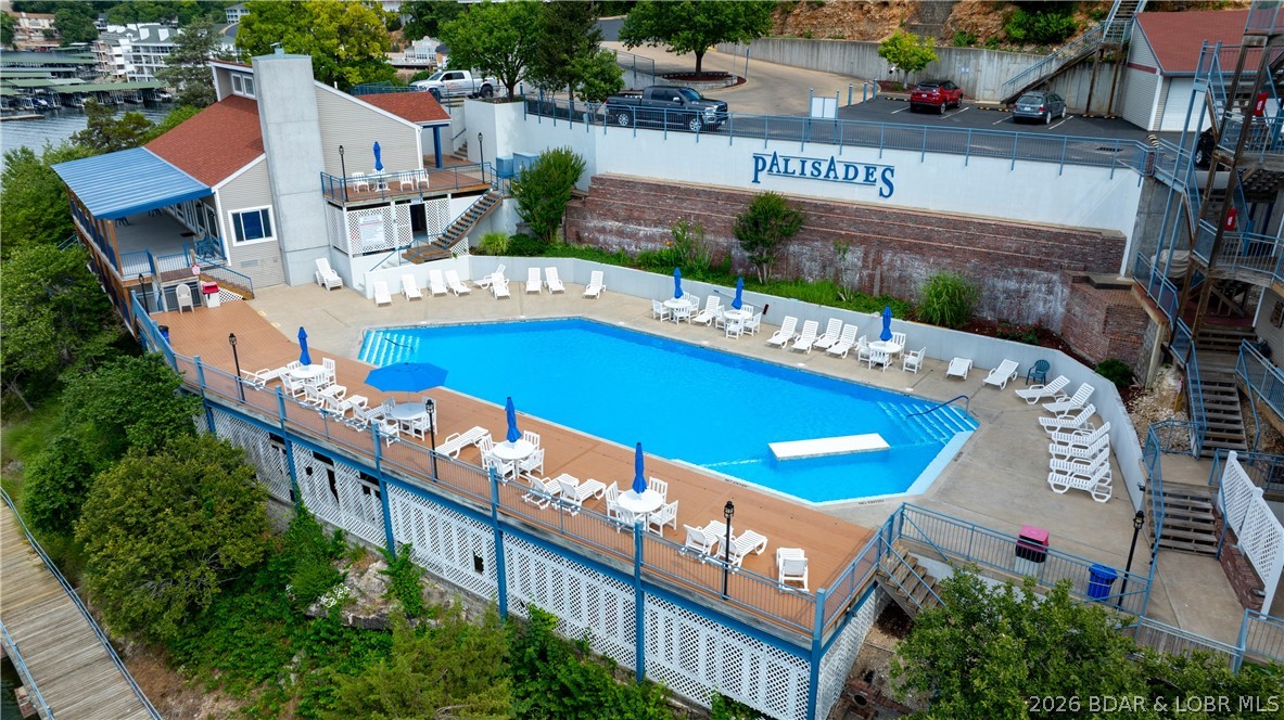 Palisades Condominium - Residential