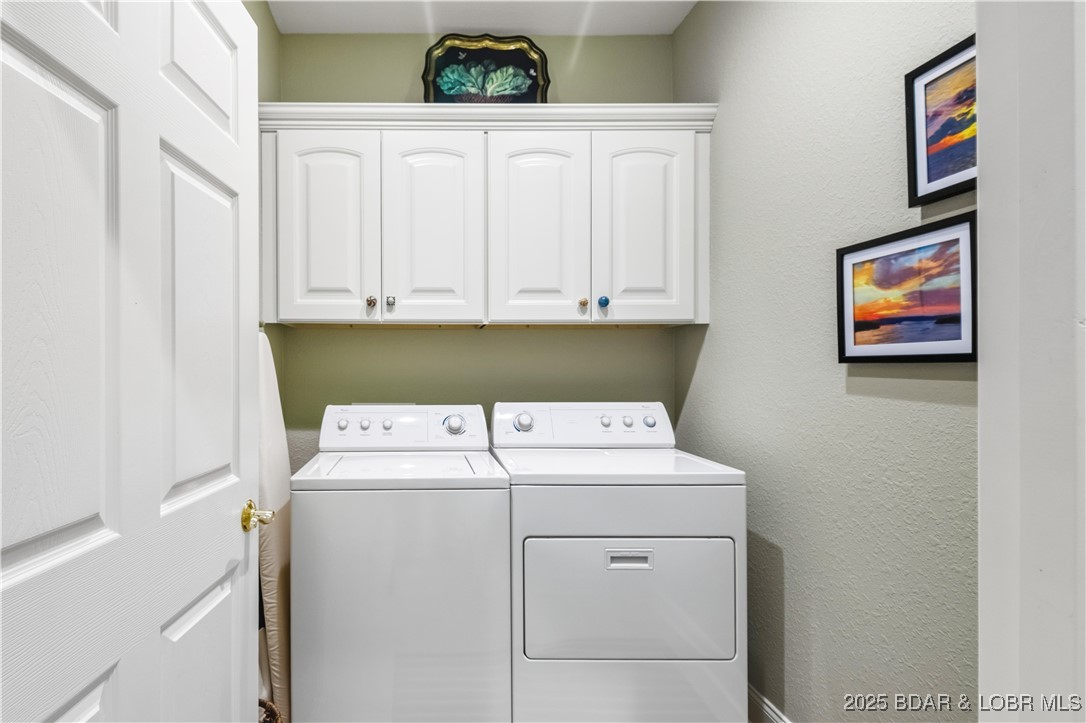 Porto Cima, Missouri 65079, United States, 3 Bedrooms Bedrooms, ,3 BathroomsBathrooms,Residential,Contingent,254015