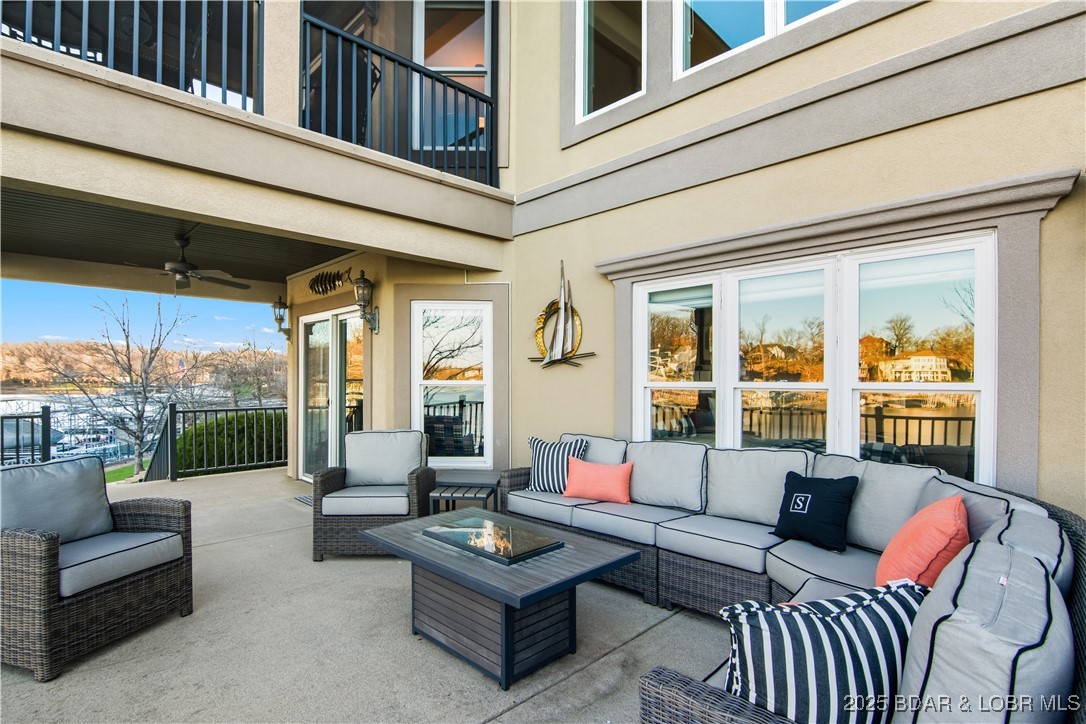 Porto Cima, Missouri 65079, United States, 3 Bedrooms Bedrooms, ,3 BathroomsBathrooms,Residential,Contingent,254015