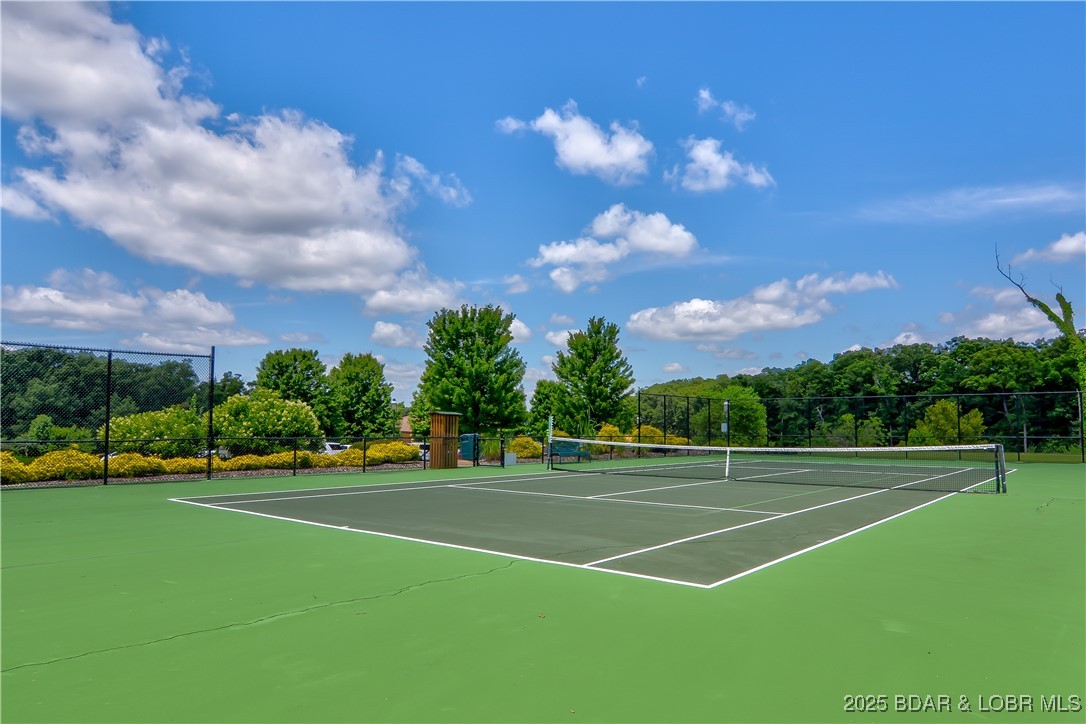 Porto Cima, Missouri 65079, United States, 3 Bedrooms Bedrooms, ,3 BathroomsBathrooms,Residential,Contingent,254015