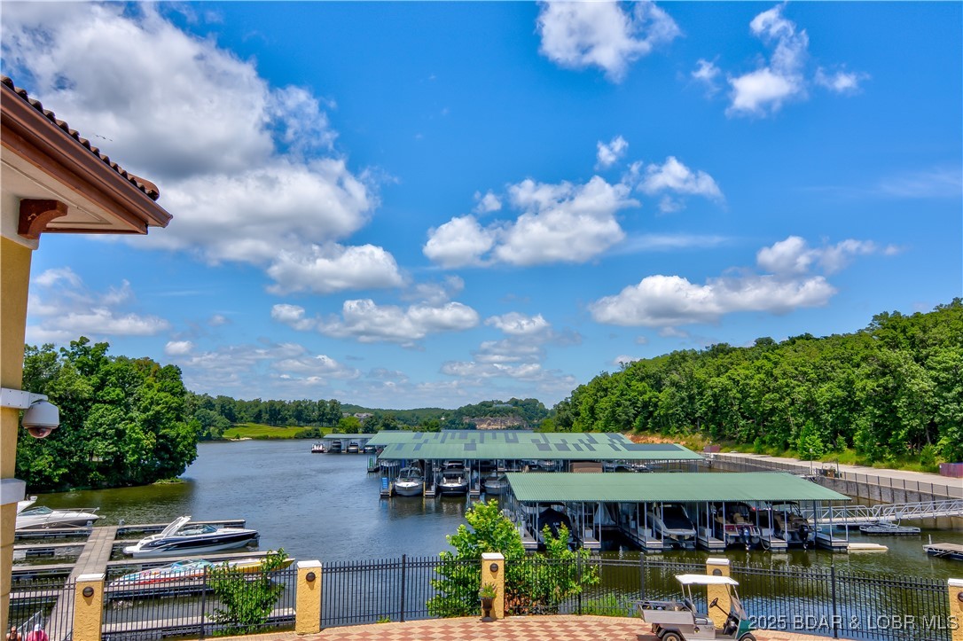 Porto Cima, Missouri 65079, United States, 3 Bedrooms Bedrooms, ,3 BathroomsBathrooms,Residential,Contingent,254015