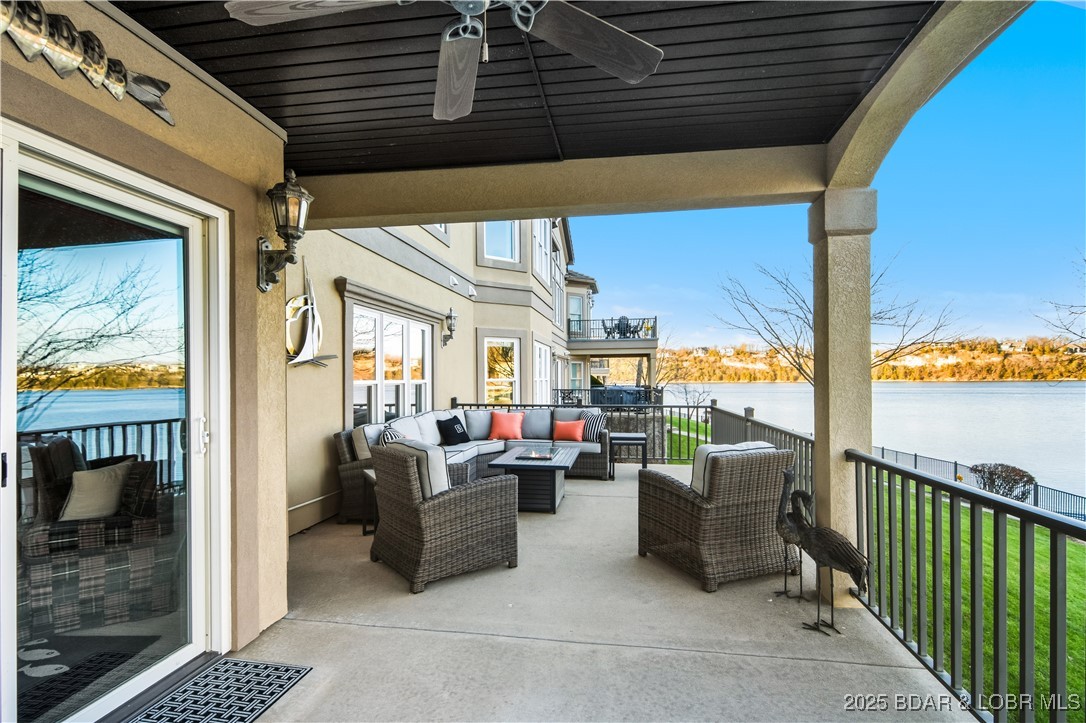 Porto Cima, Missouri 65079, United States, 3 Bedrooms Bedrooms, ,3 BathroomsBathrooms,Residential,Contingent,254015