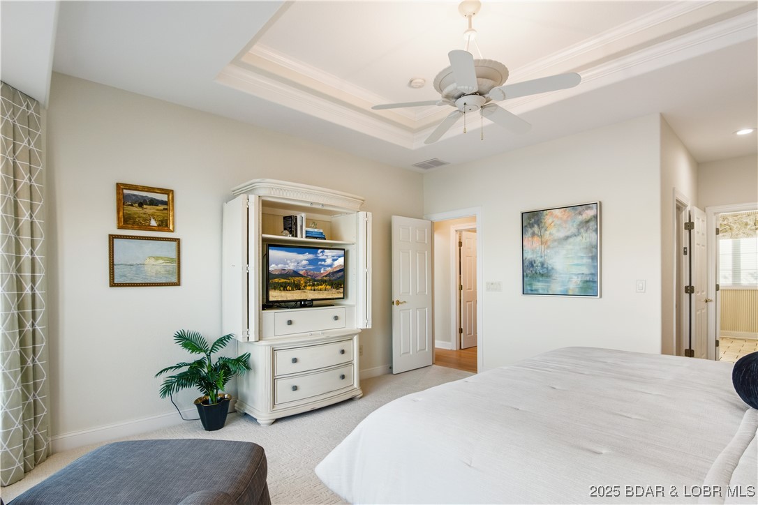 Porto Cima, Missouri 65079, United States, 3 Bedrooms Bedrooms, ,3 BathroomsBathrooms,Residential,Contingent,254015