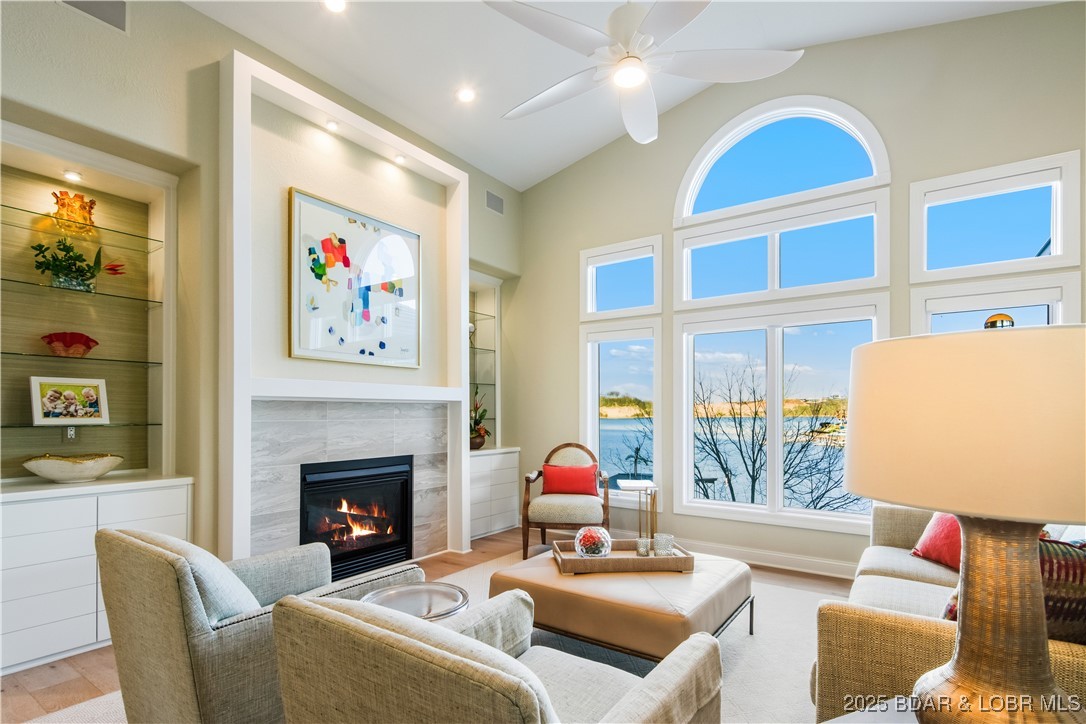 Porto Cima, Missouri 65079, United States, 3 Bedrooms Bedrooms, ,3 BathroomsBathrooms,Residential,Contingent,254015