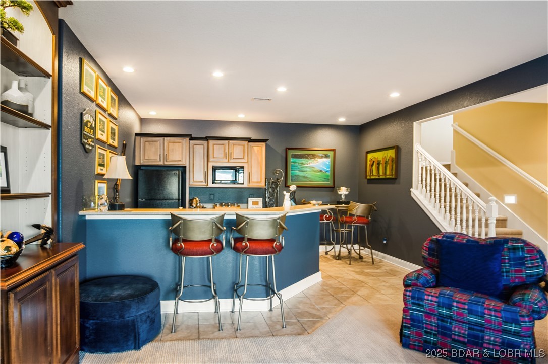 Porto Cima, Missouri 65079, United States, 3 Bedrooms Bedrooms, ,3 BathroomsBathrooms,Residential,Contingent,254015