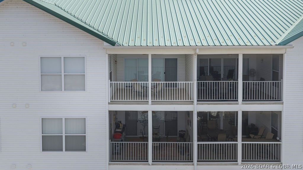 Newport Condominium - Residential