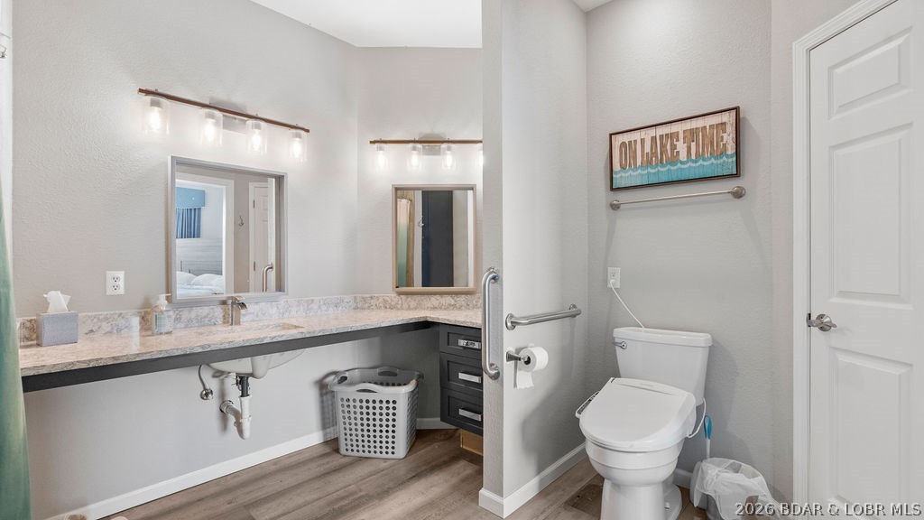 Newport Condominium - Residential