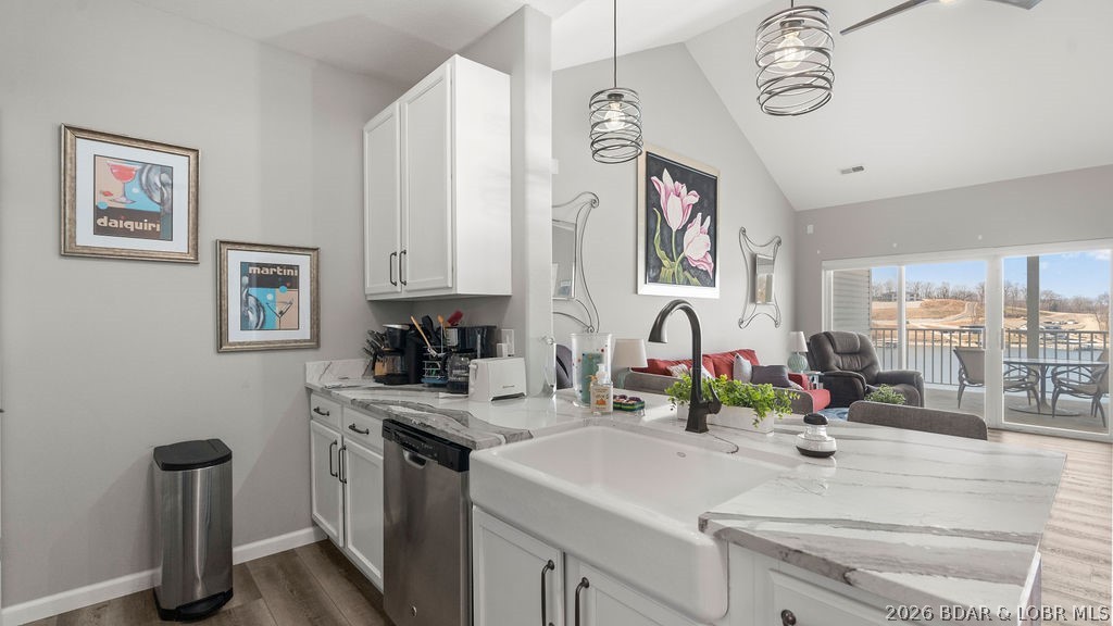 Newport Condominium - Residential